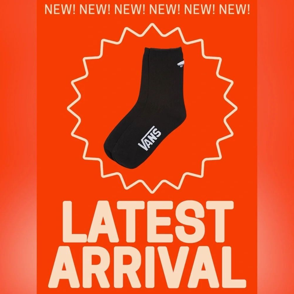 VANS WOMEN’S KICKIN IT SOCKS BLACK W/ICONIC “VANS”LOGO IN WHITE BOTTOM NWT